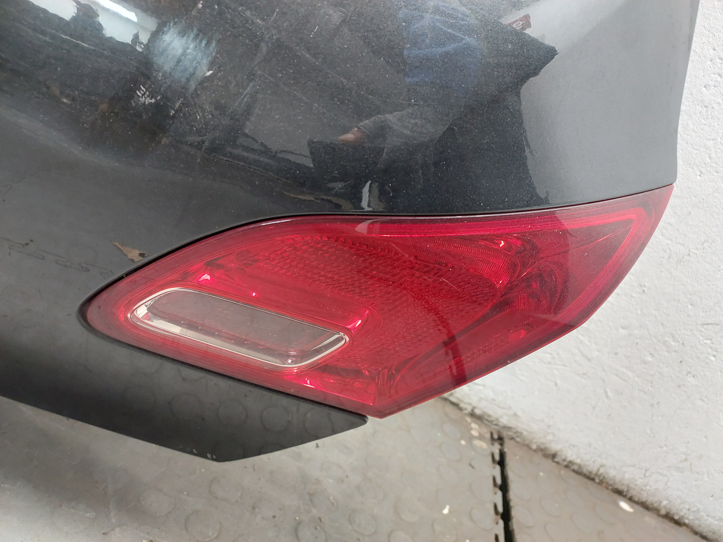 Дверь багажника