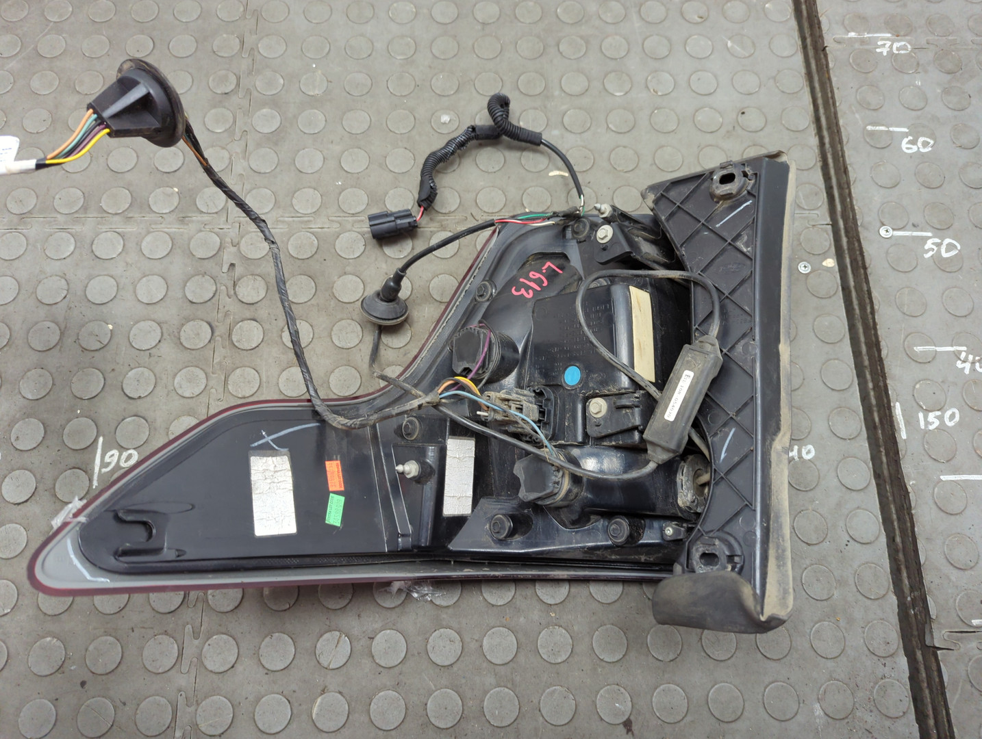 Фонарь задний левый