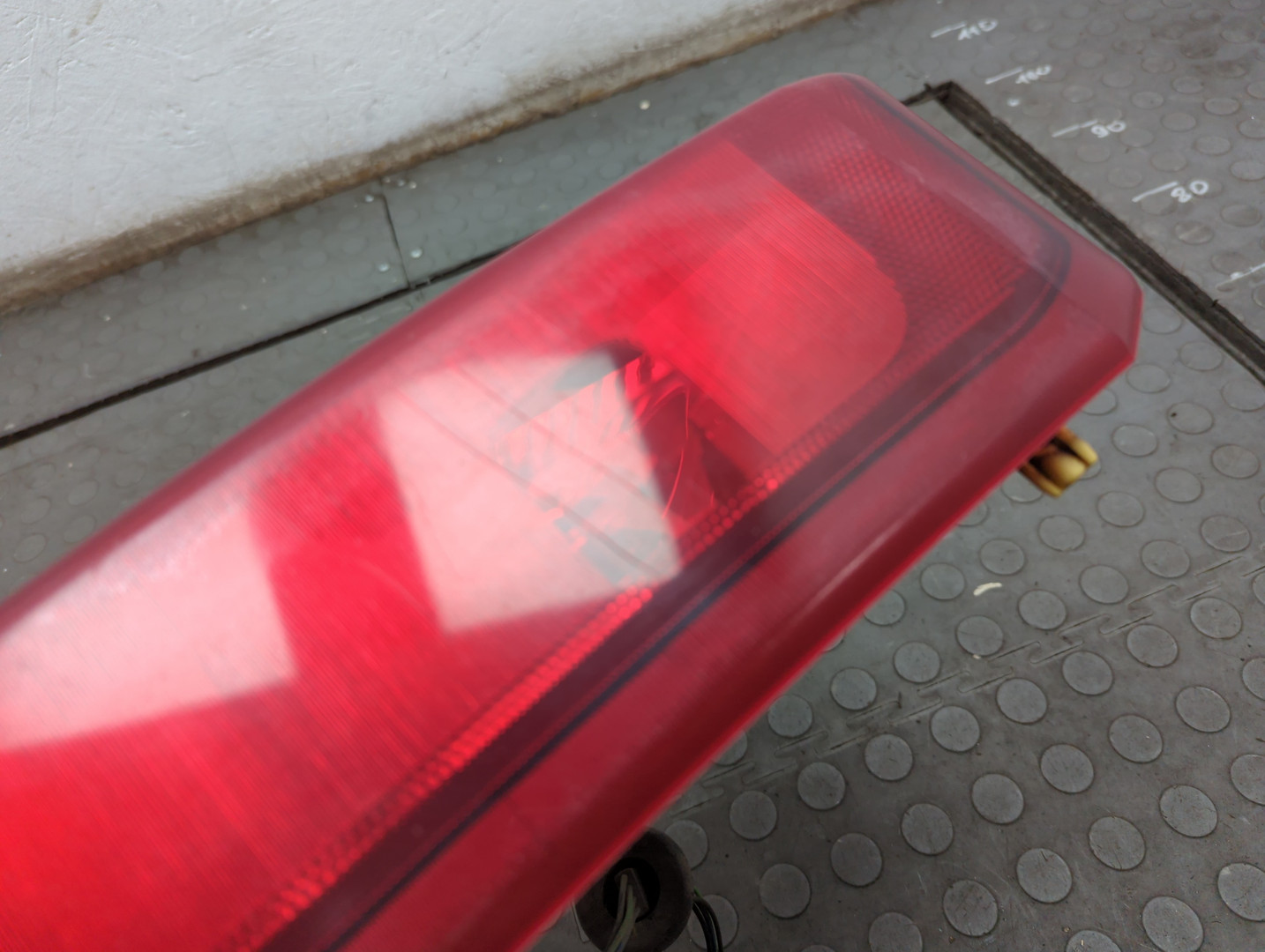 Фонарь задний правый