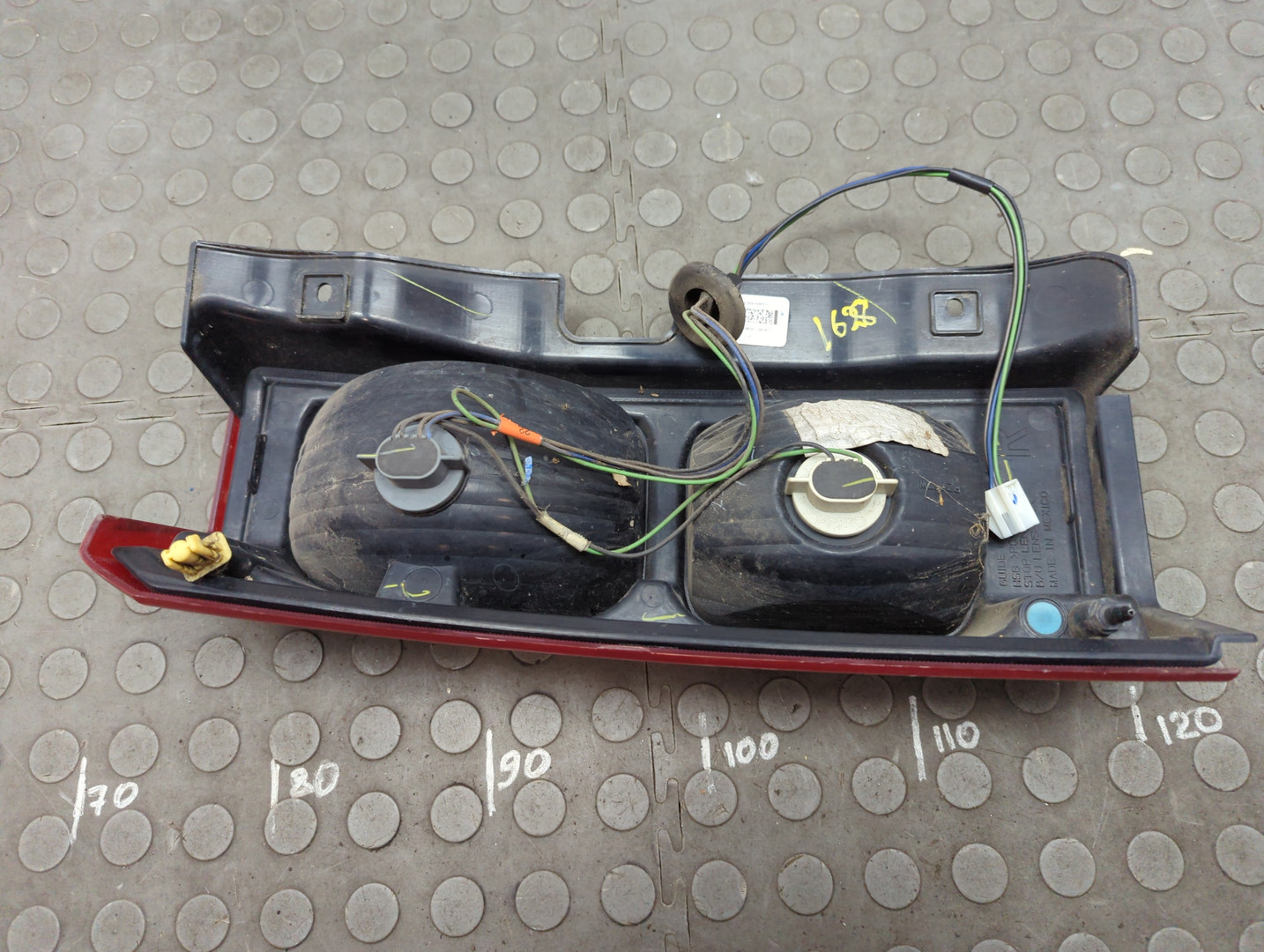 Фонарь задний правый