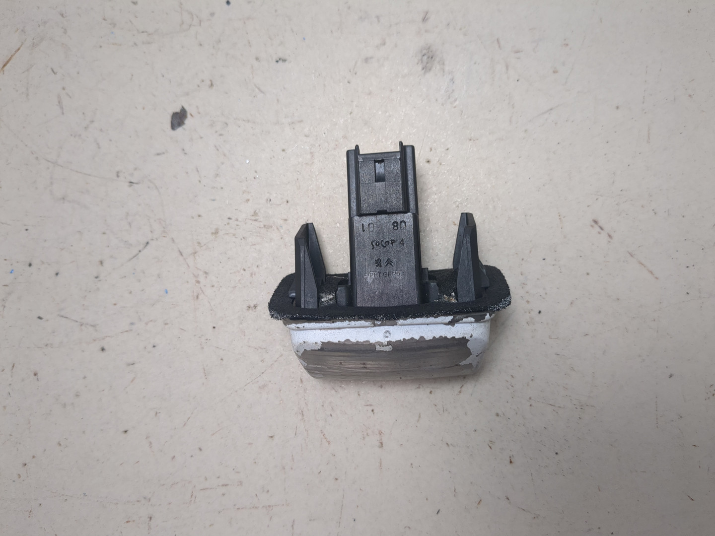 Фонарь подсветки номера