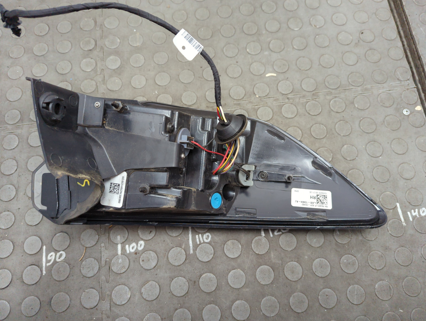 Фонарь задний правый