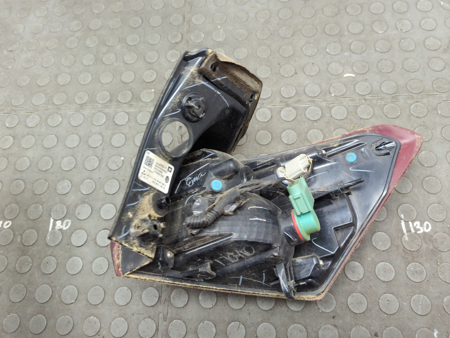 Фонарь задний левый