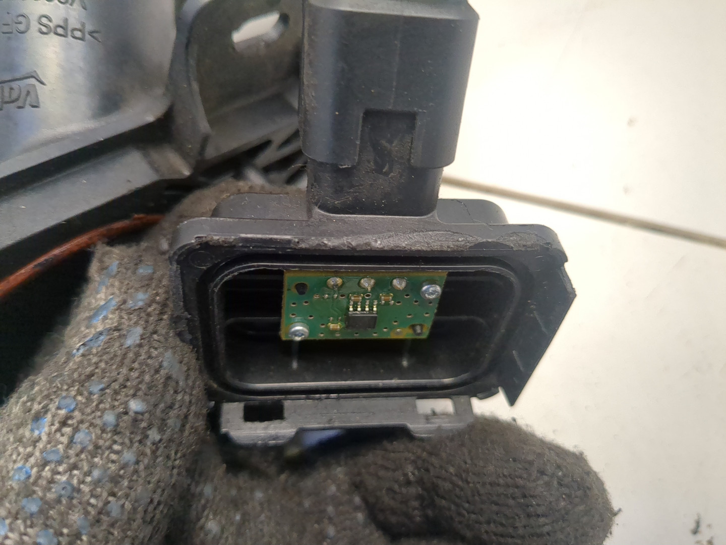 Заслонка дроссельная электрическая