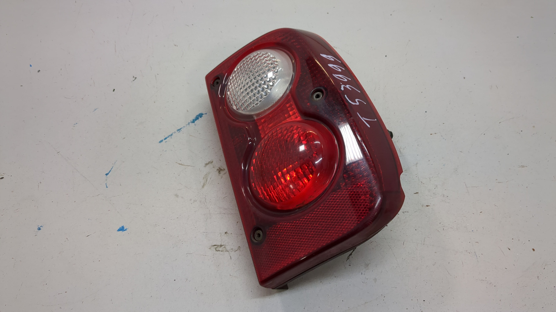 Фонарь задний правый