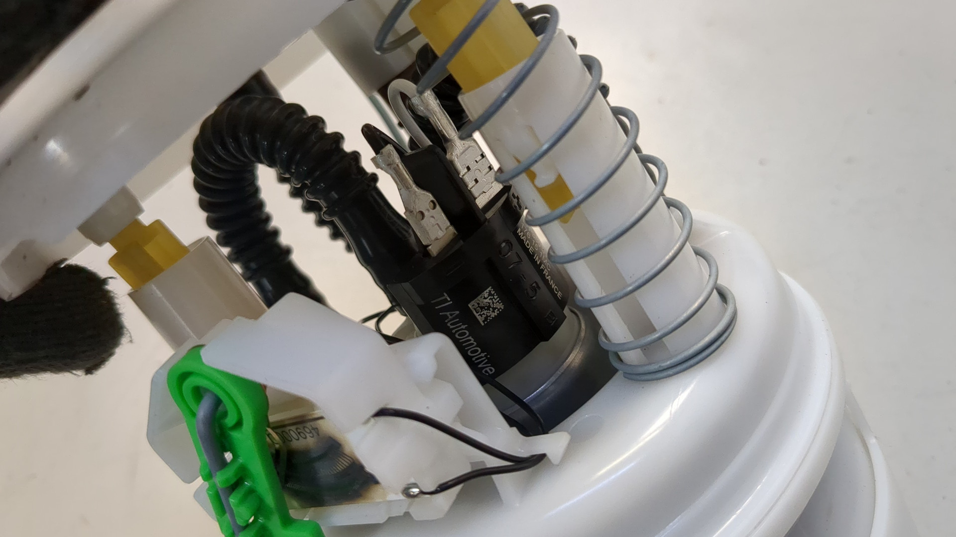 Насос топливный электрический