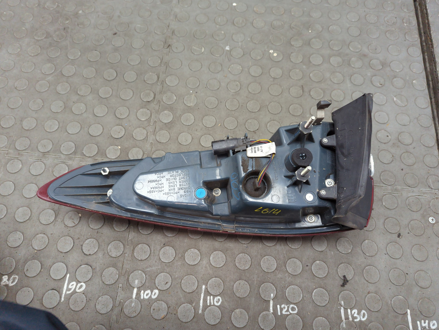 Фонарь задний левый