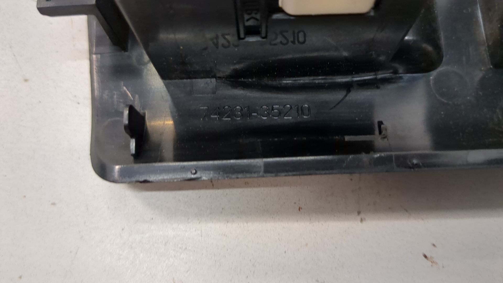 Кнопка стеклоподъемника