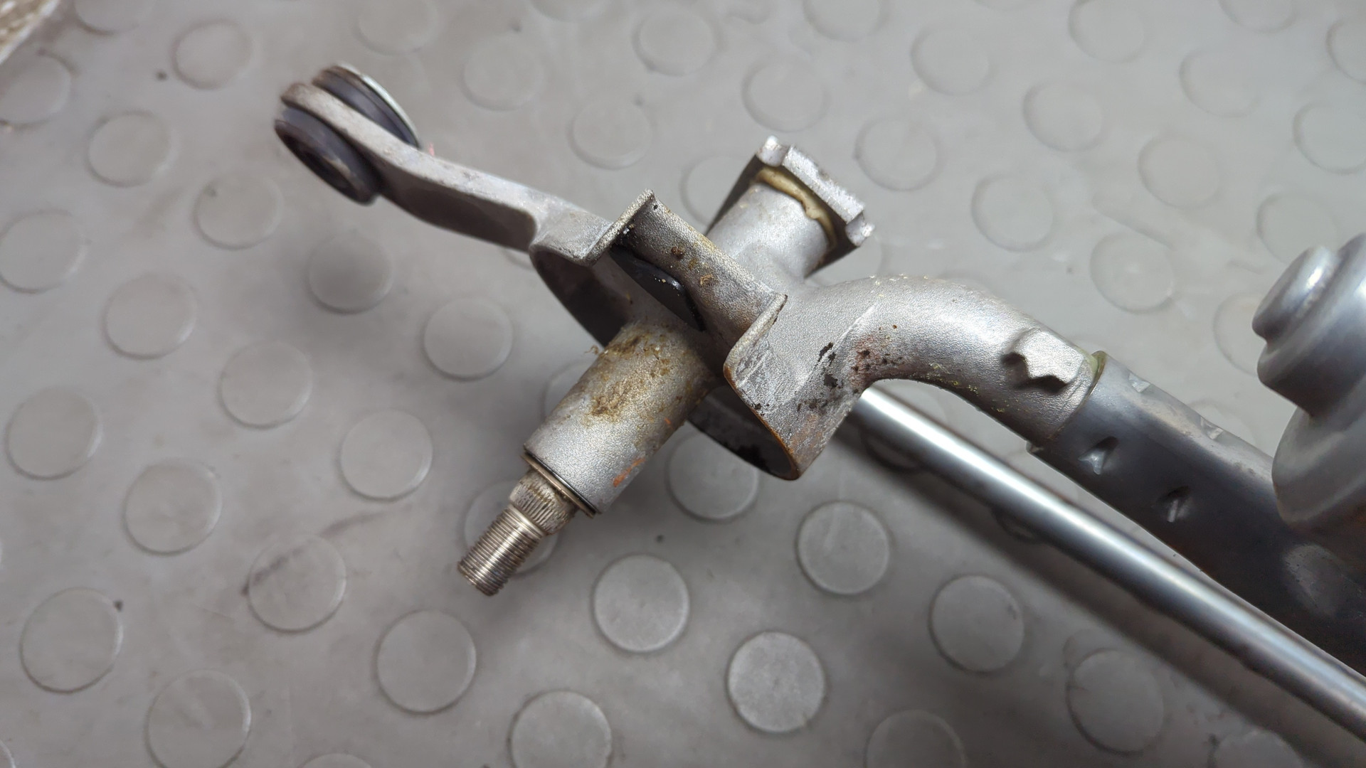 Трапеция стеклоочистителей