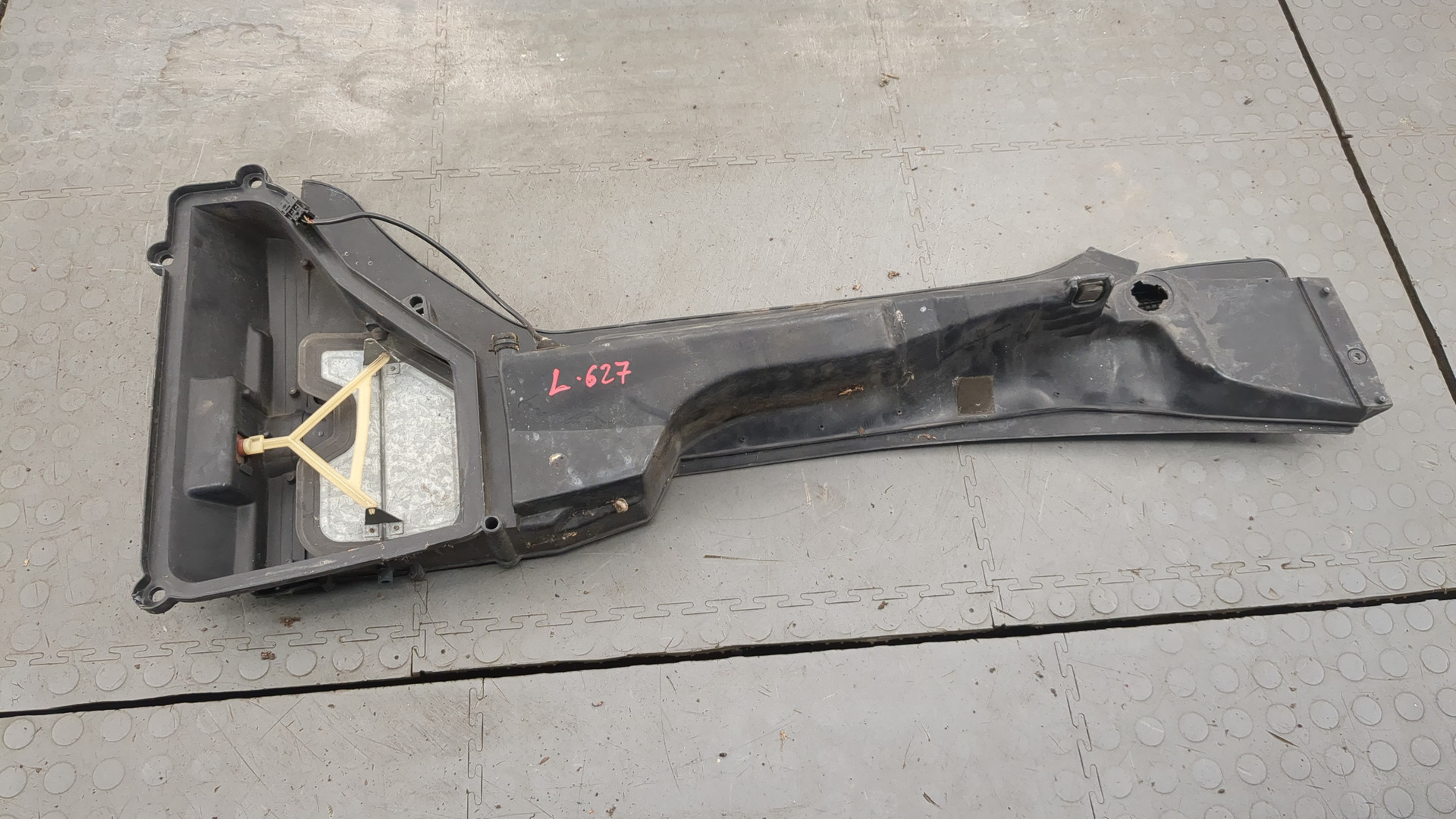 Решетка стеклоочистителей (Жабо)