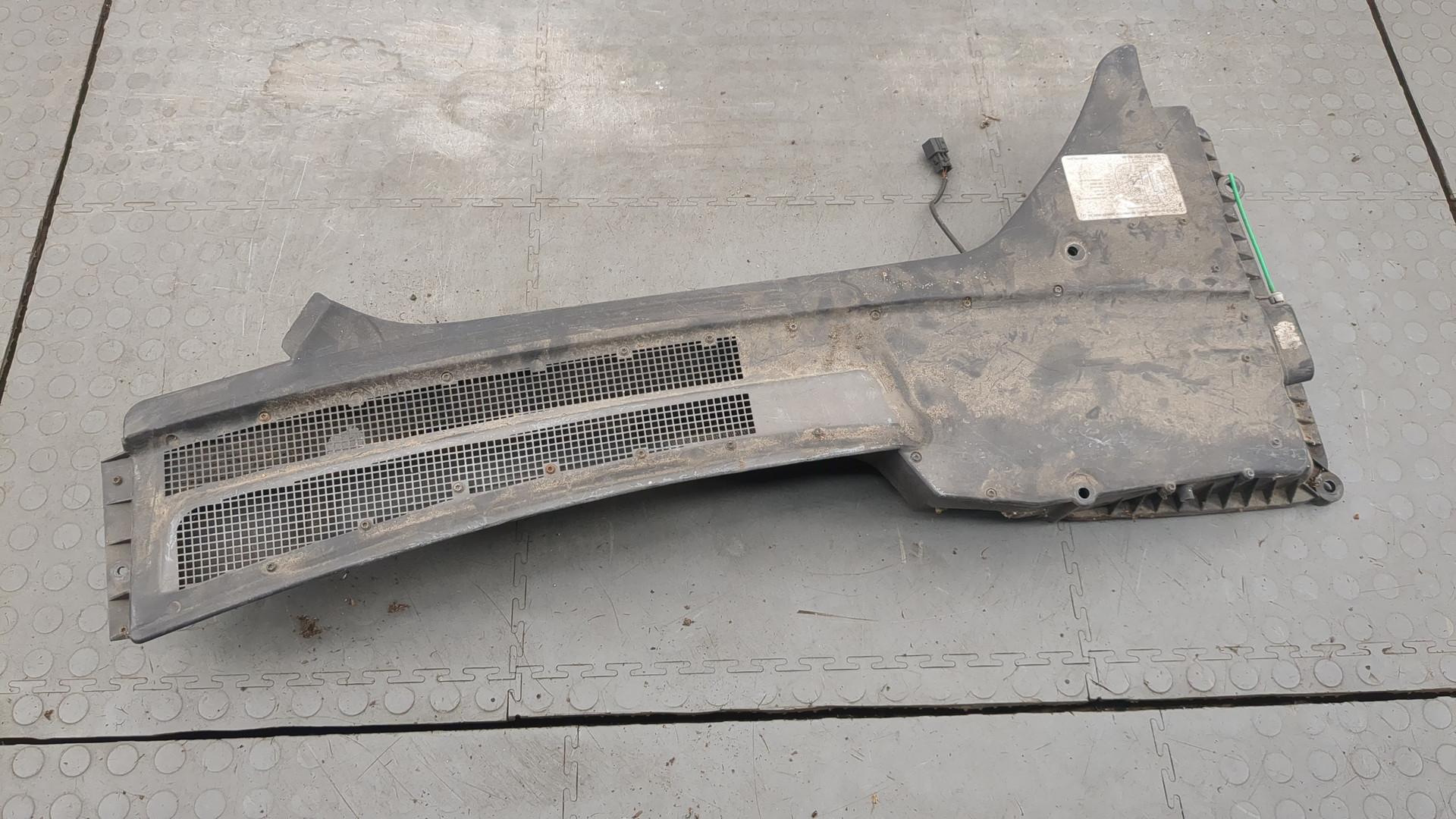 Решетка стеклоочистителей (Жабо)