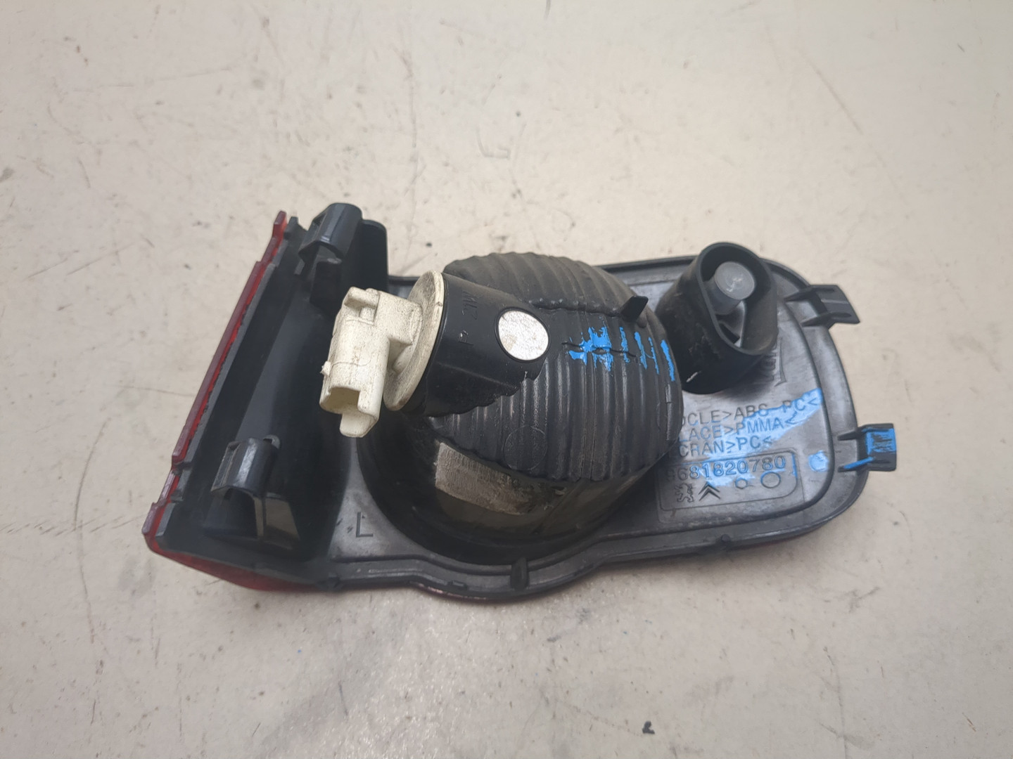 Фонарь задний