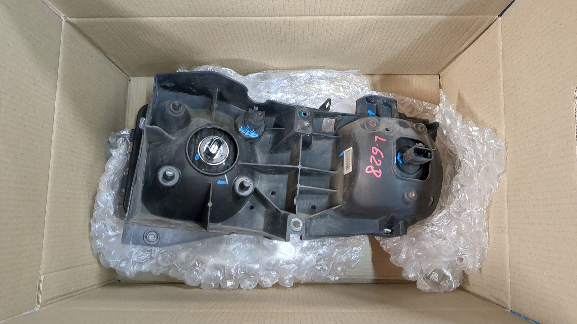 Фара правая