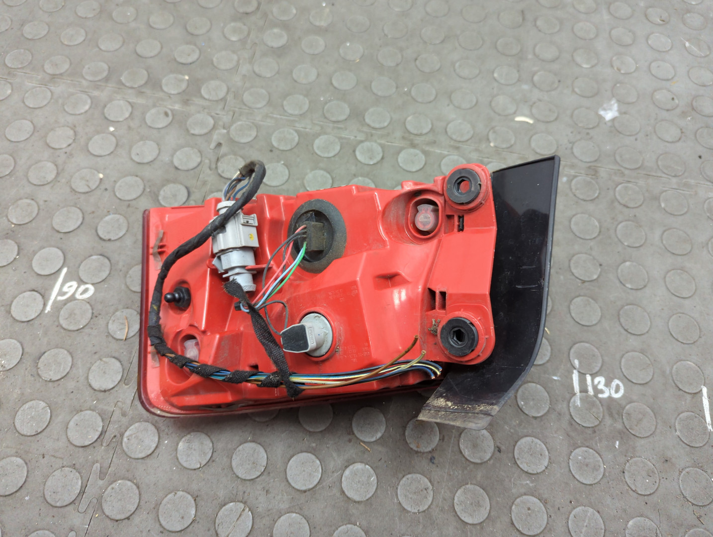 Фонарь задний левый