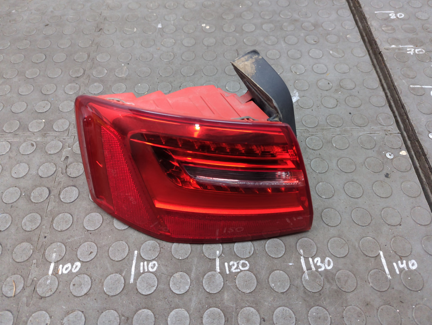 Фонарь задний левый