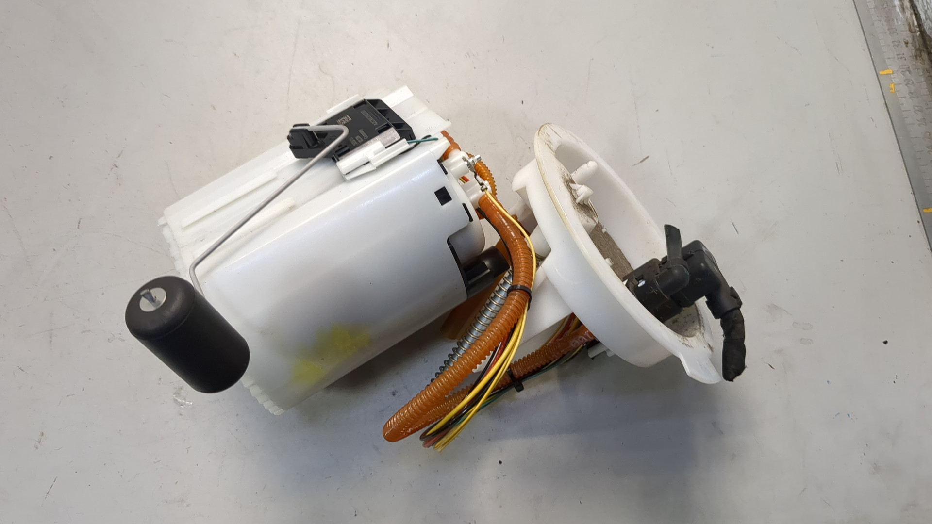 Насос топливный электрический