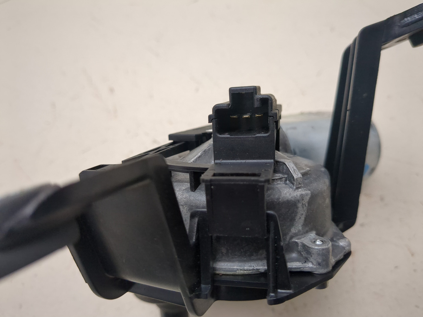 Моторчик стеклоочистителя задний