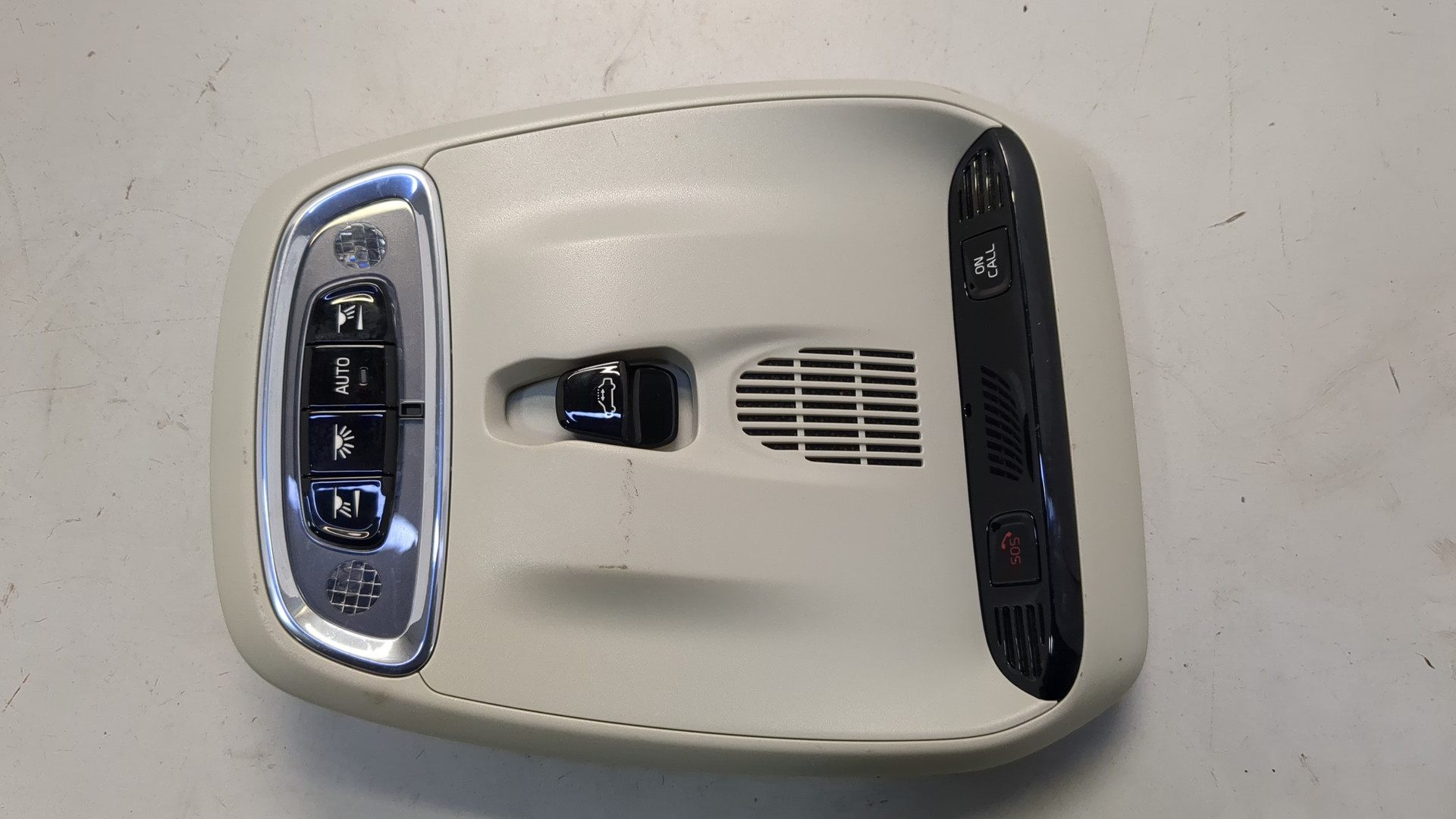 Плафон салонный