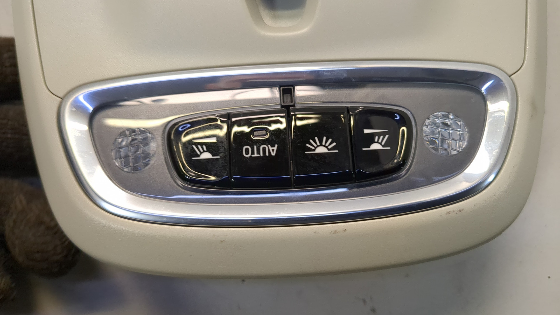 Плафон салонный