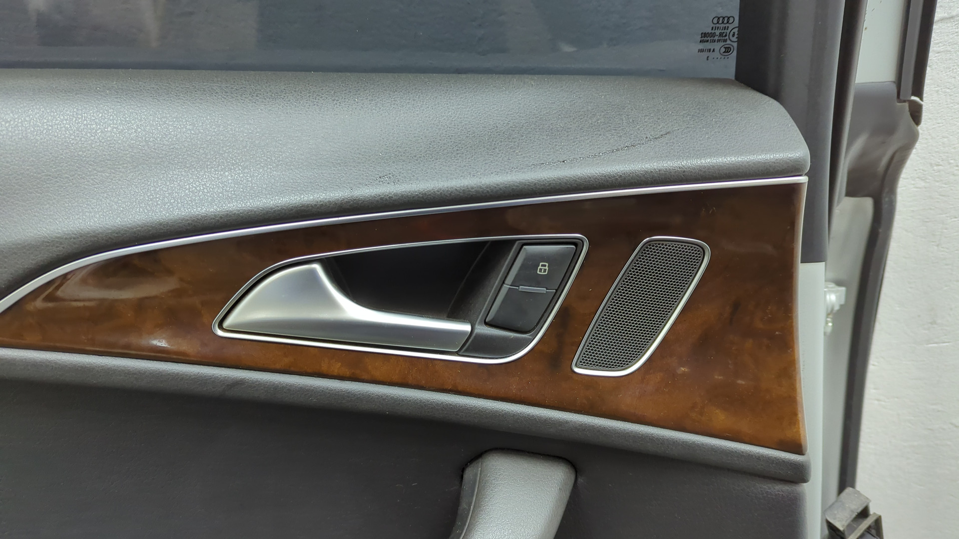 Дверь задняя левая