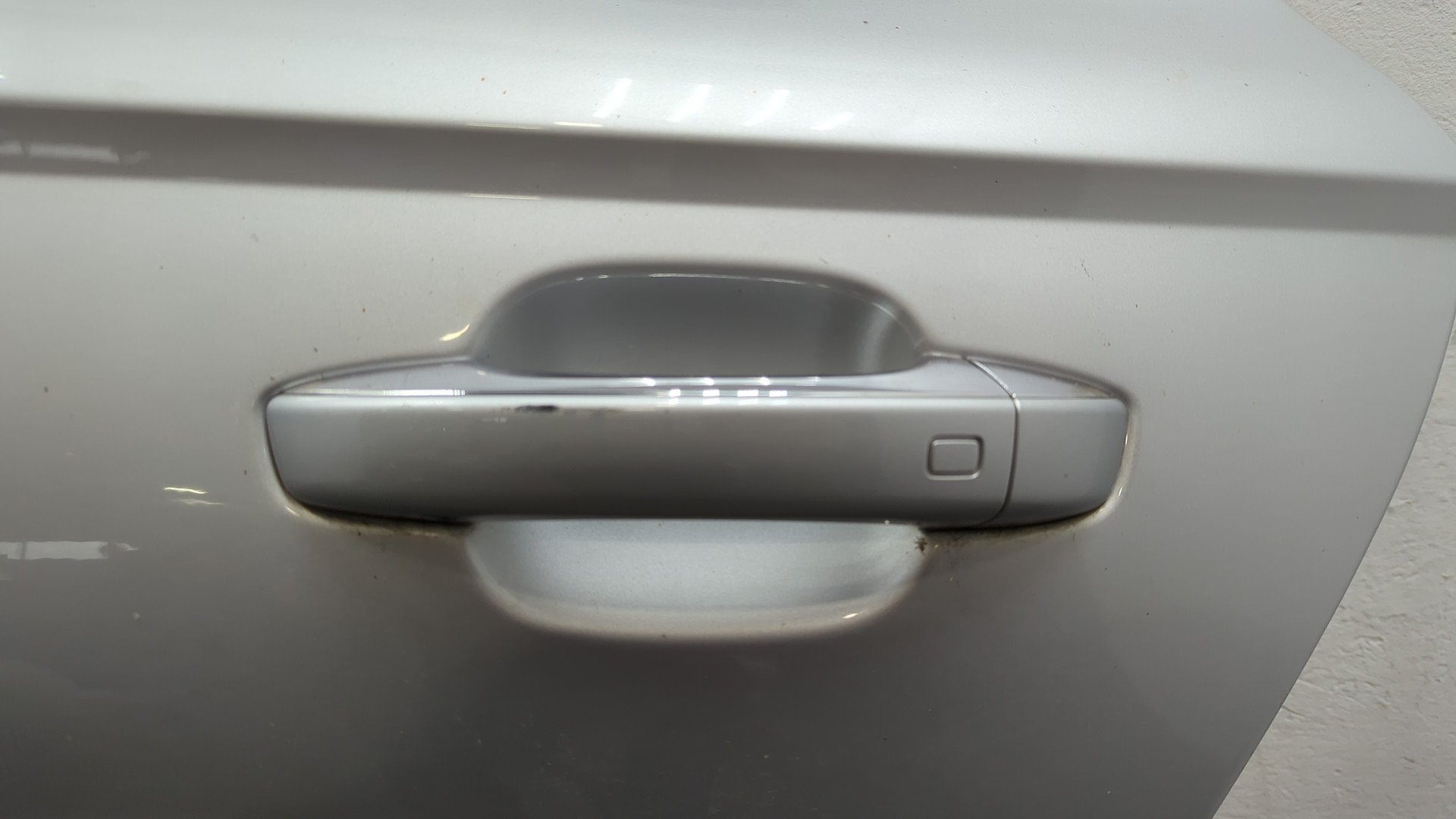 Дверь задняя левая