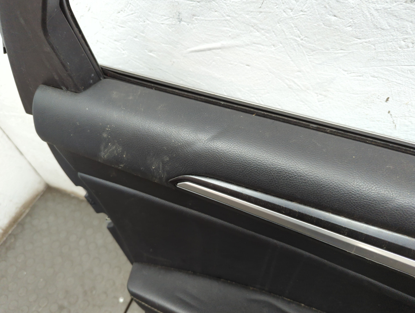 Дверь задняя левая