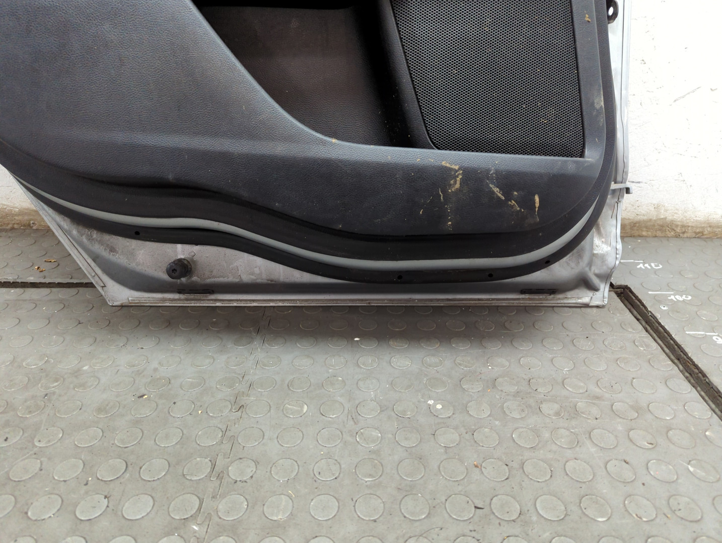 Дверь задняя левая