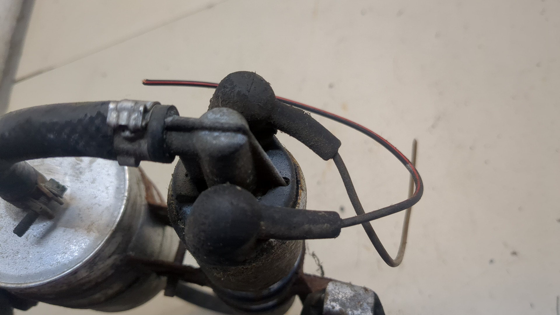 Насос топливный электрический