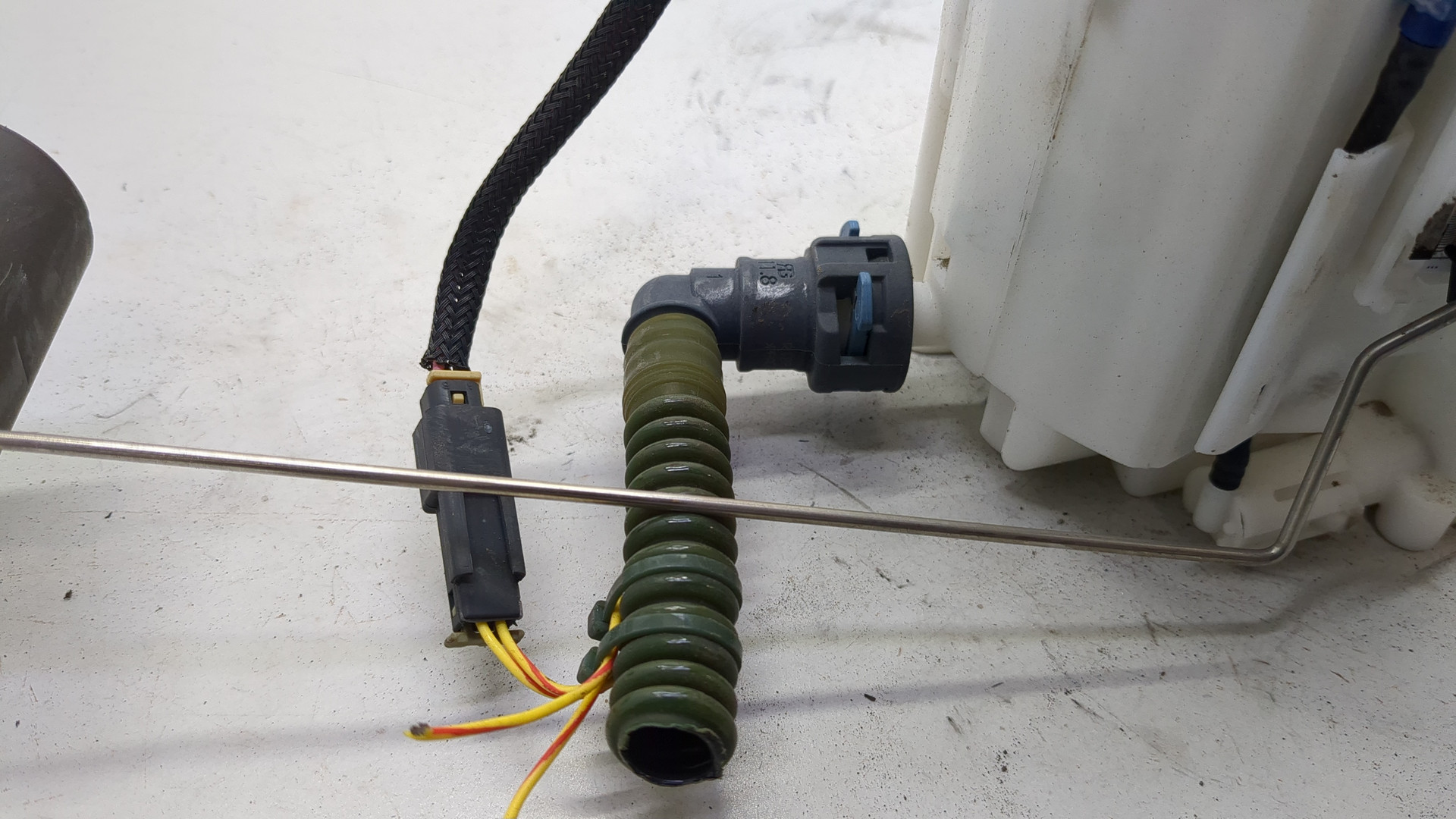 Насос топливный электрический