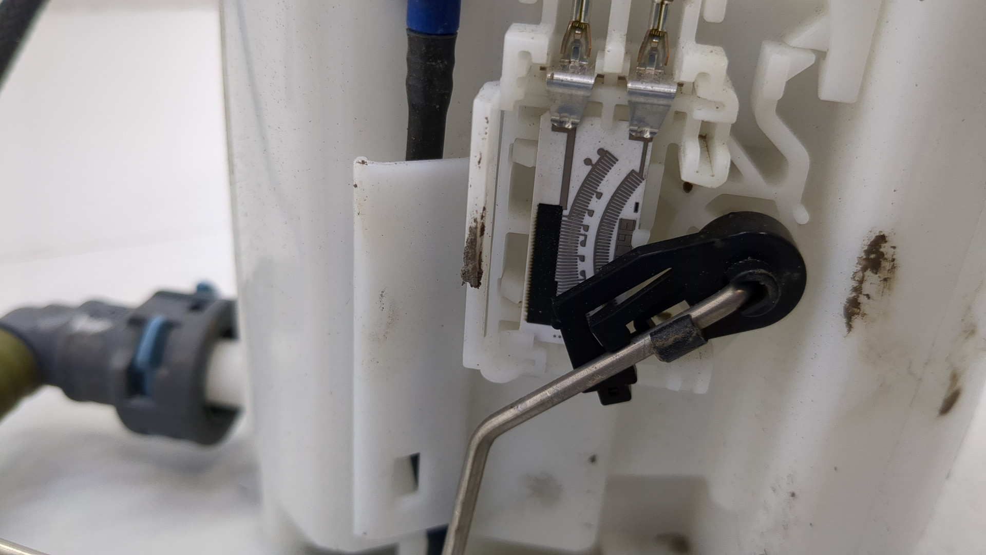 Насос топливный электрический