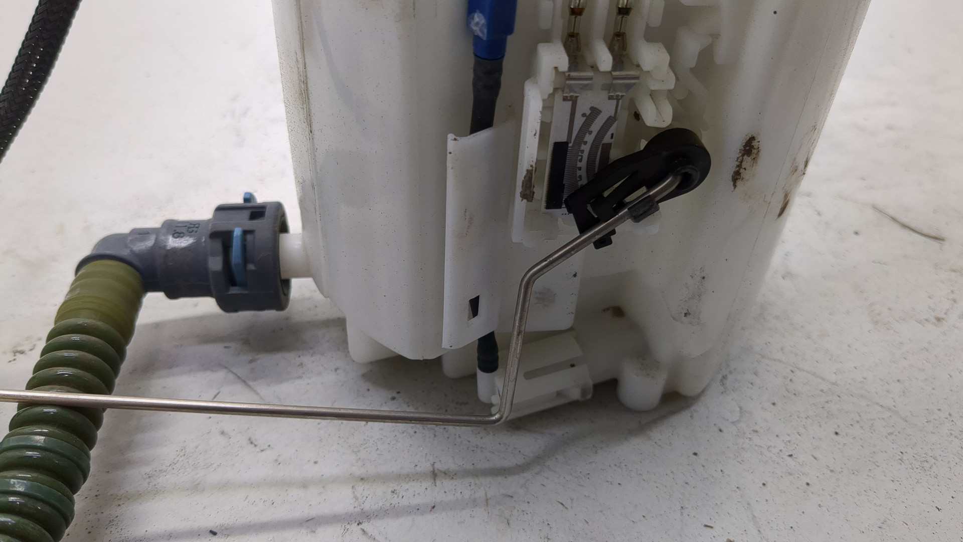 Насос топливный электрический