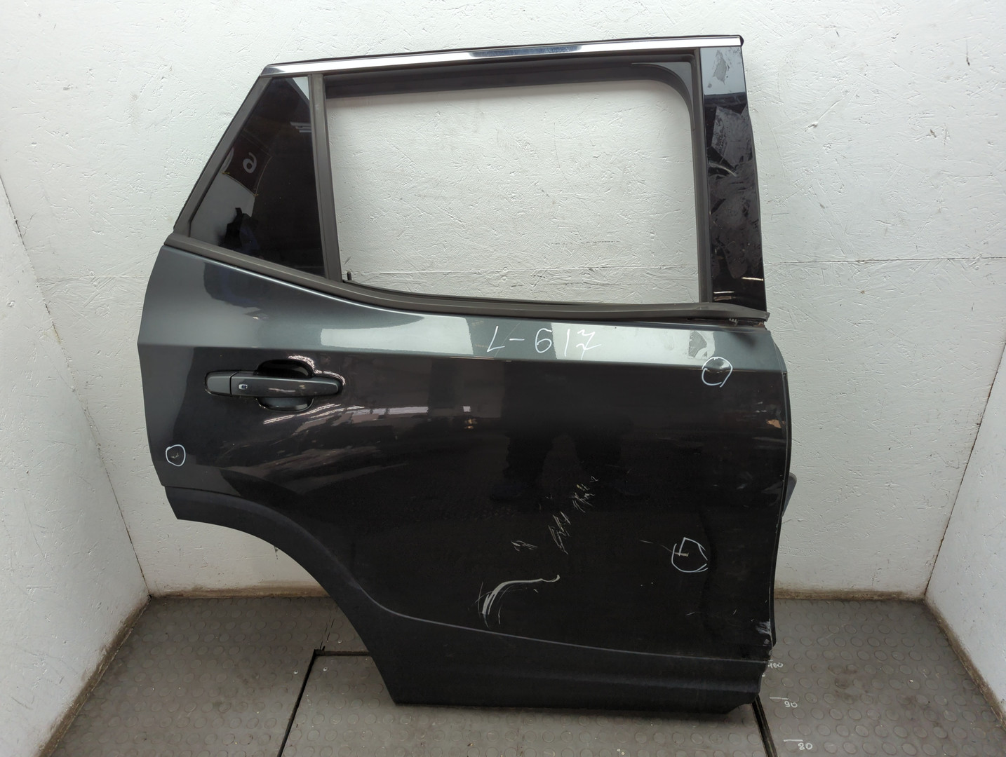 Дверь задняя правая