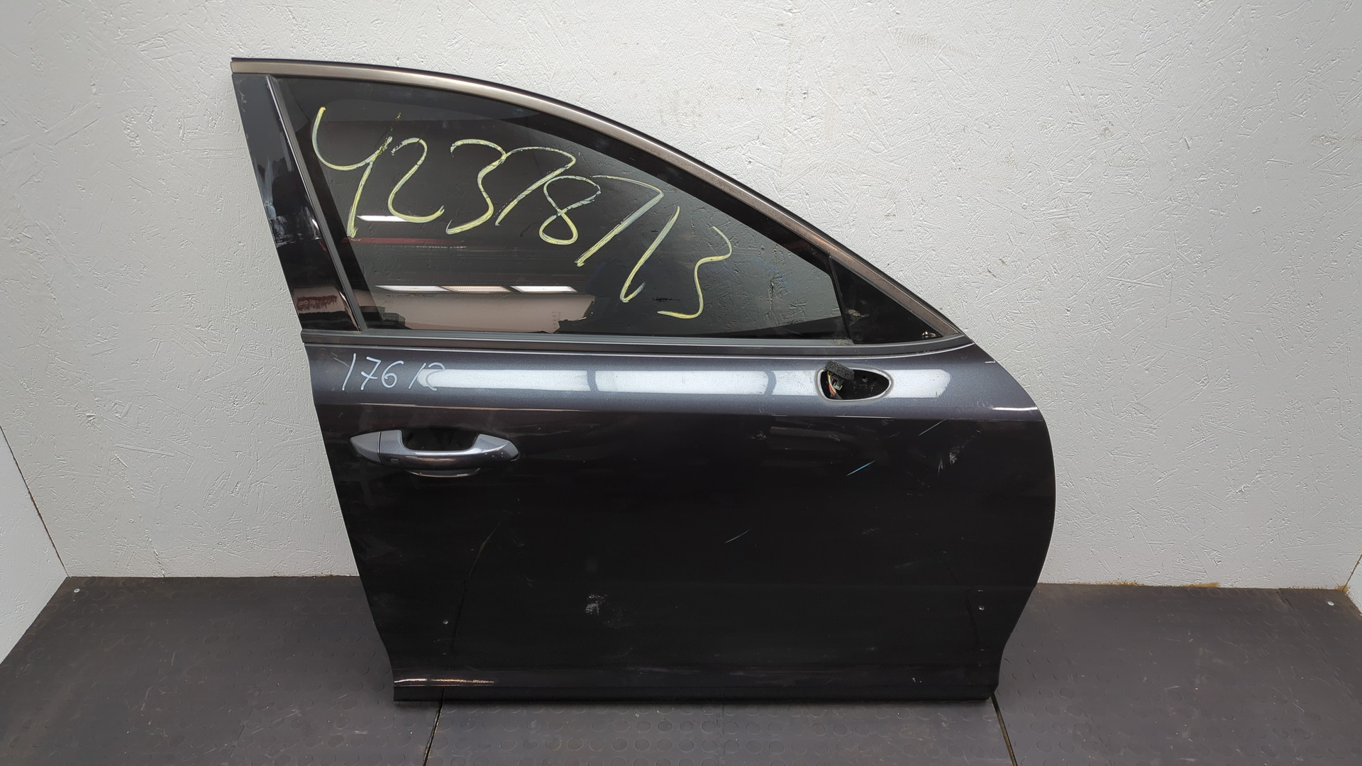 Дверь передняя правая