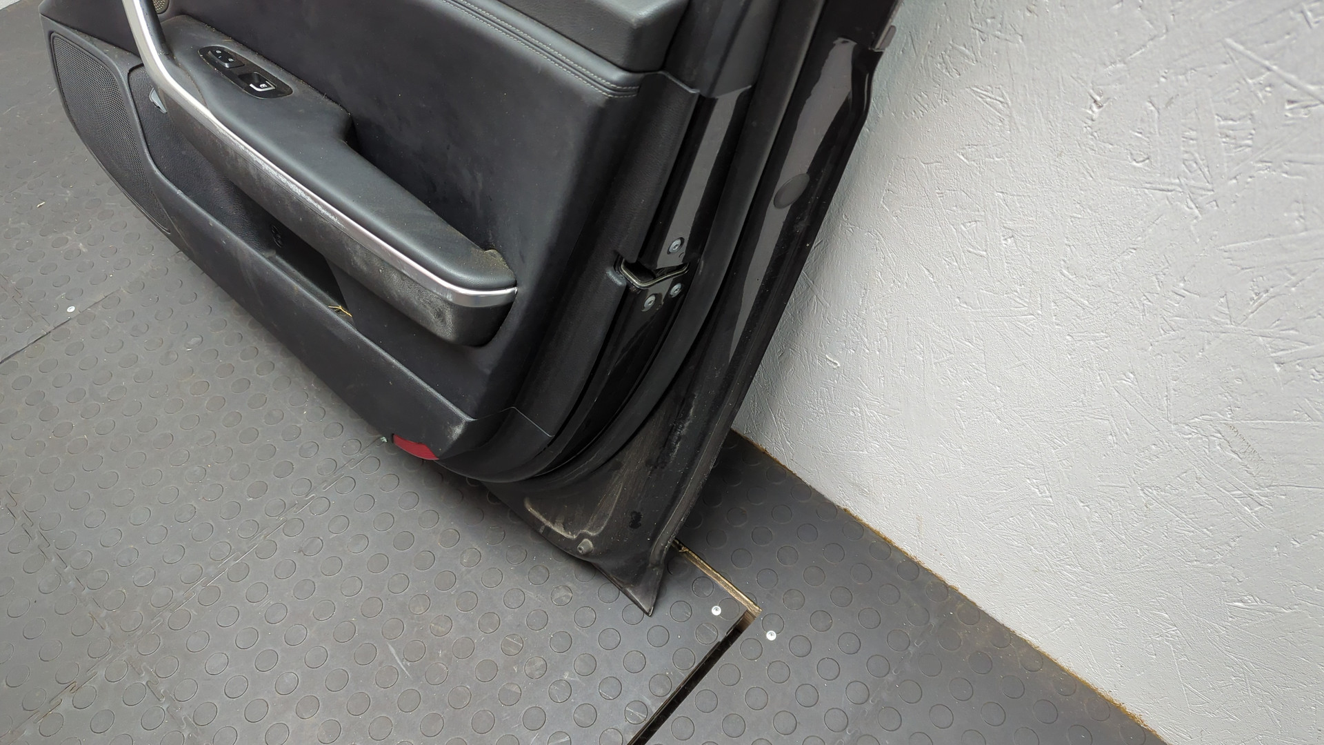 Дверь передняя правая