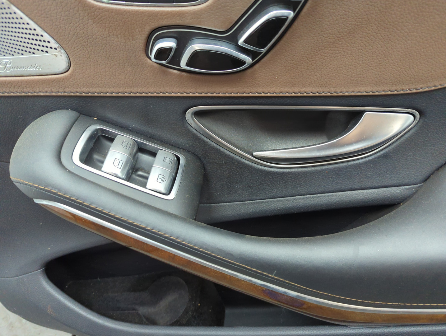 Дверь задняя правая