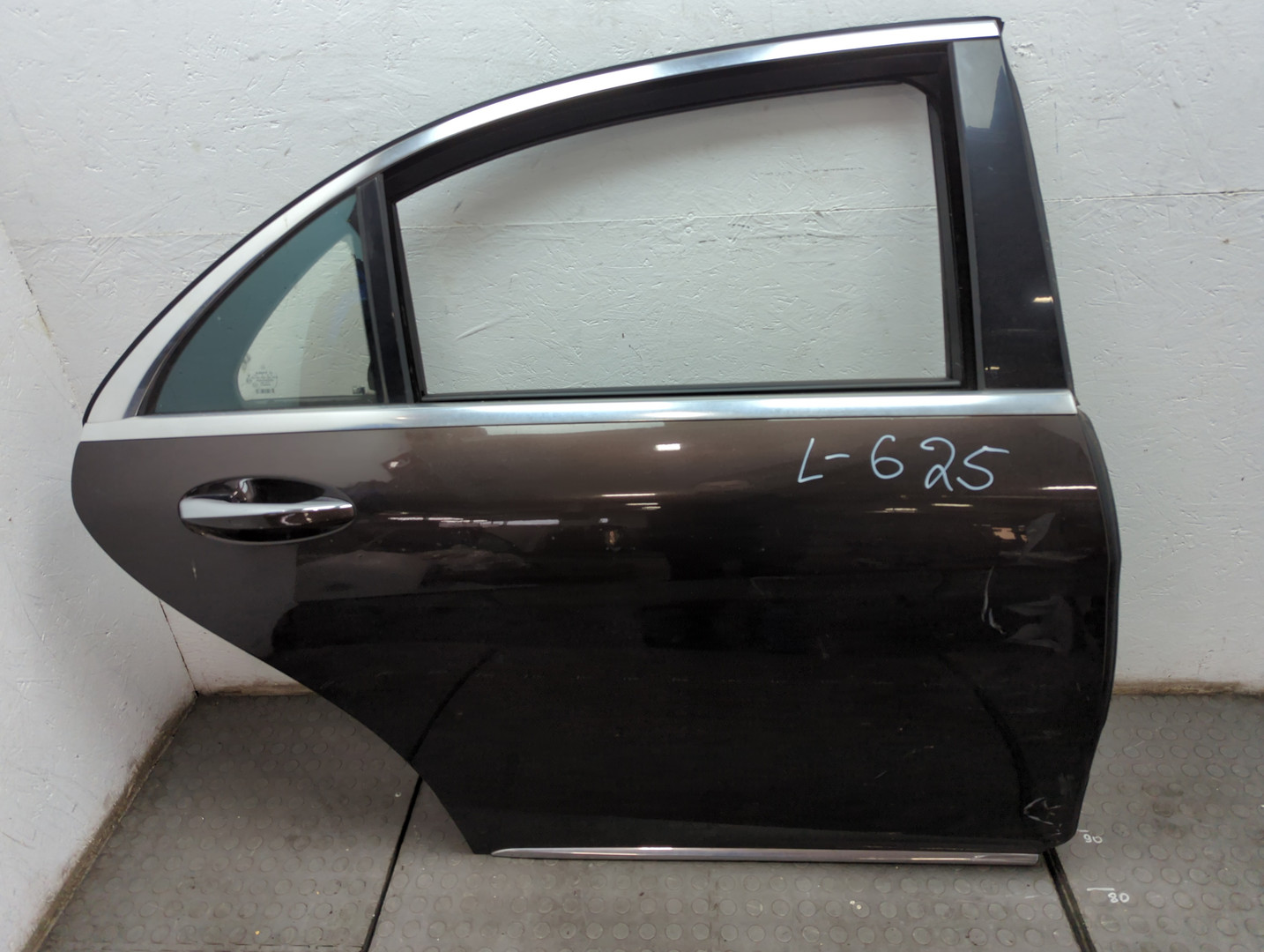 Дверь задняя правая