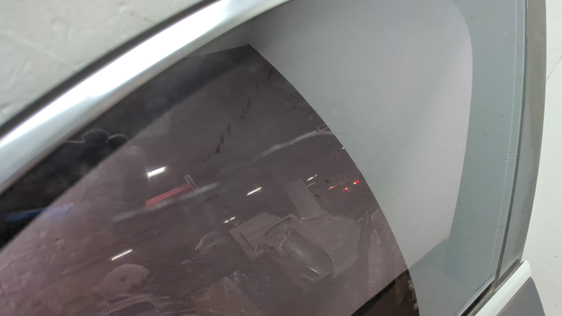 Дверь передняя левая