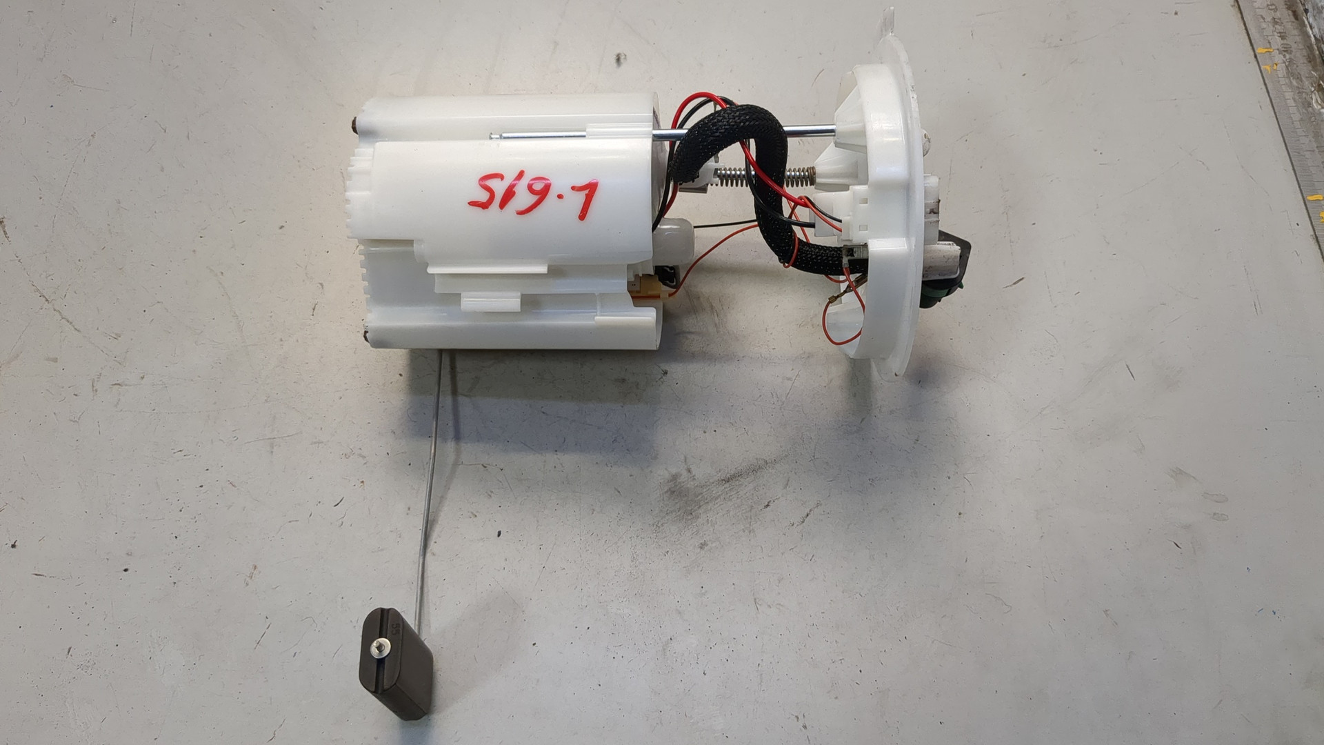 Насос топливный электрический