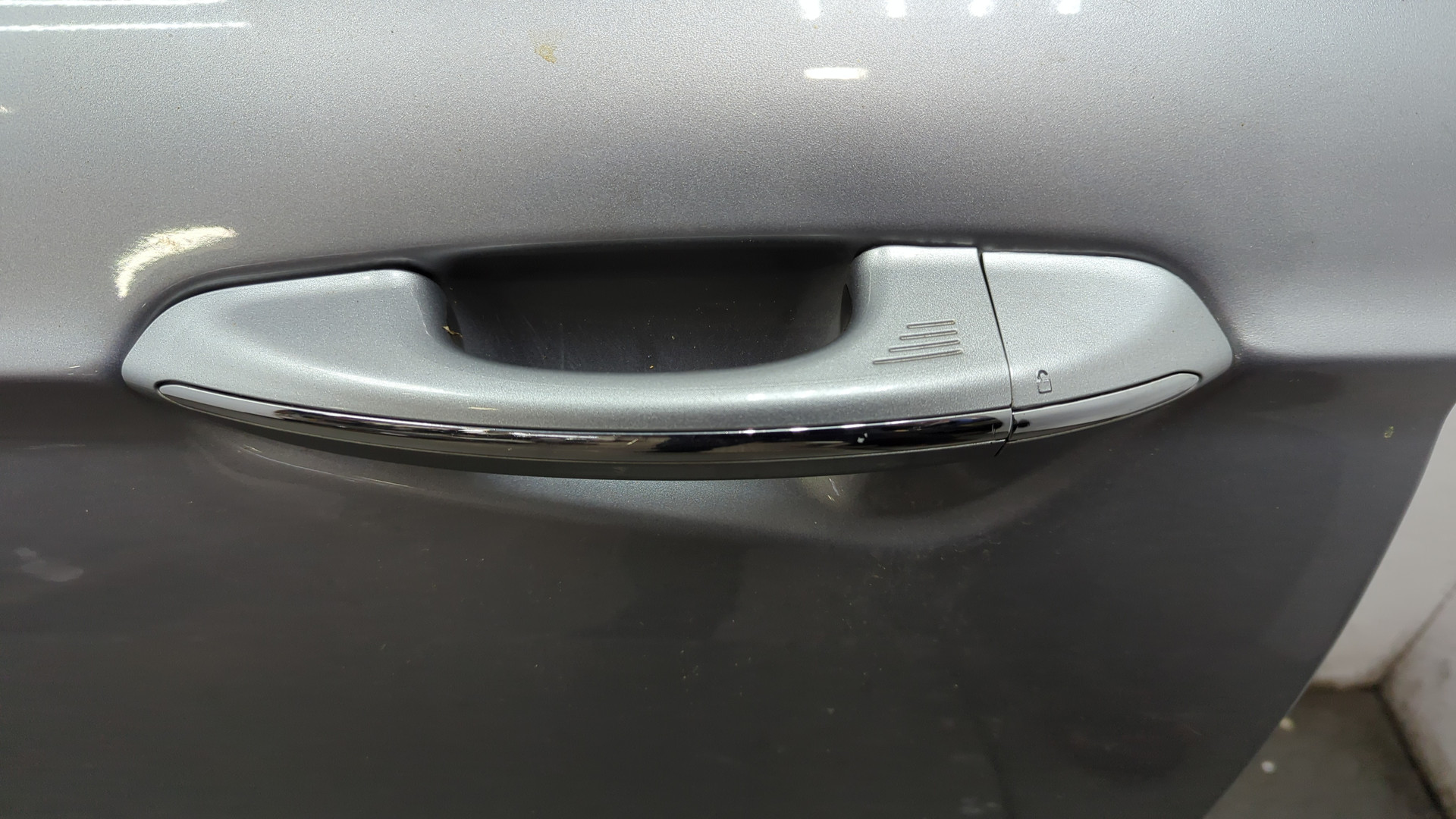 Дверь передняя левая