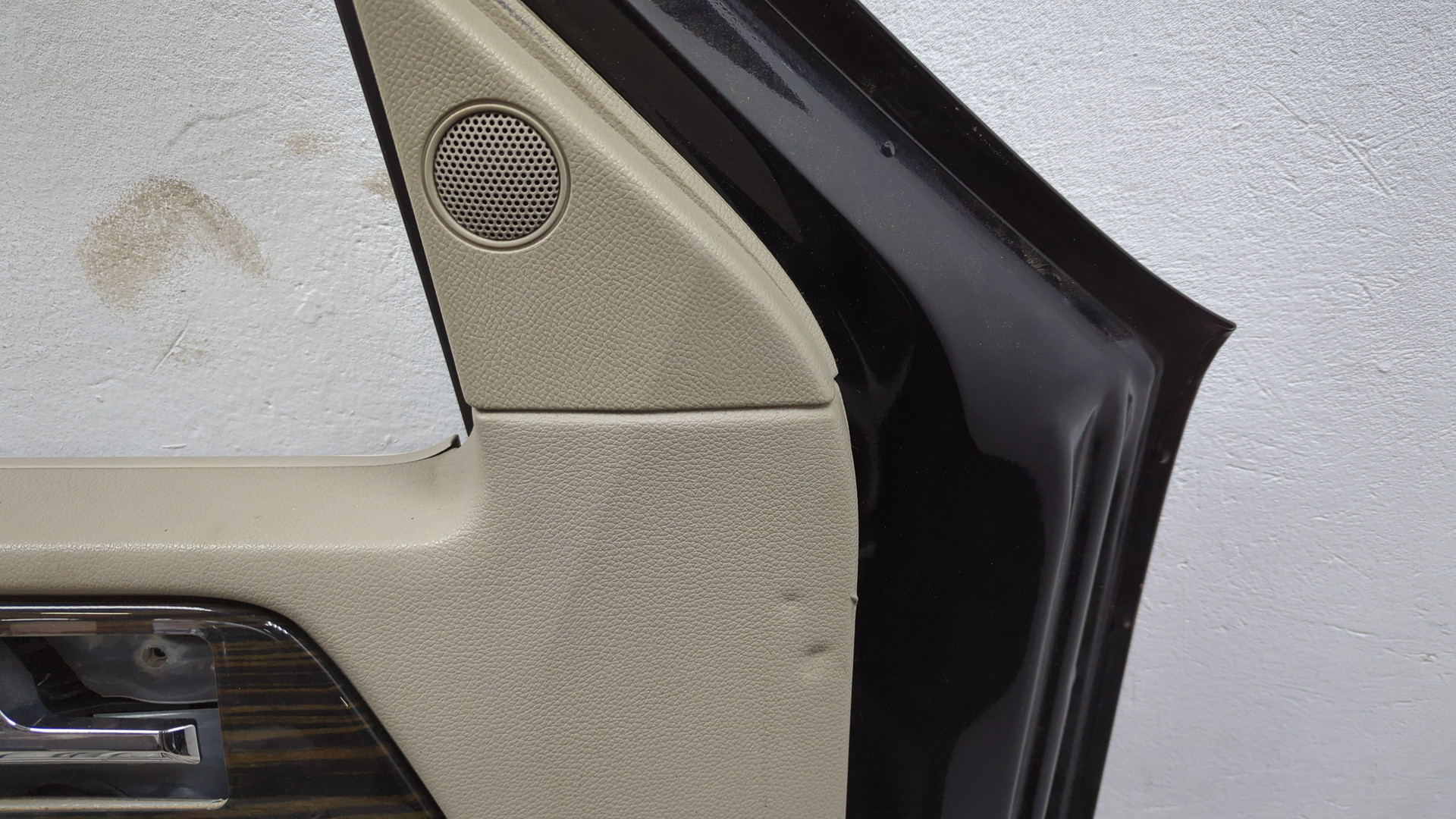 Дверь передняя левая