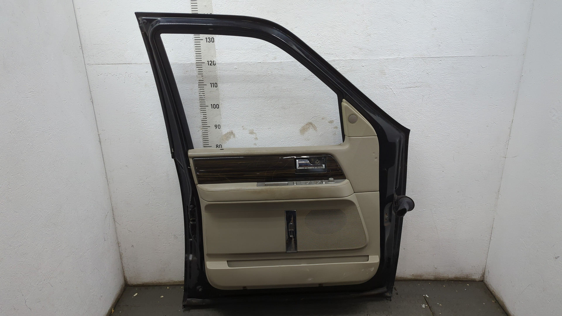 Дверь передняя левая