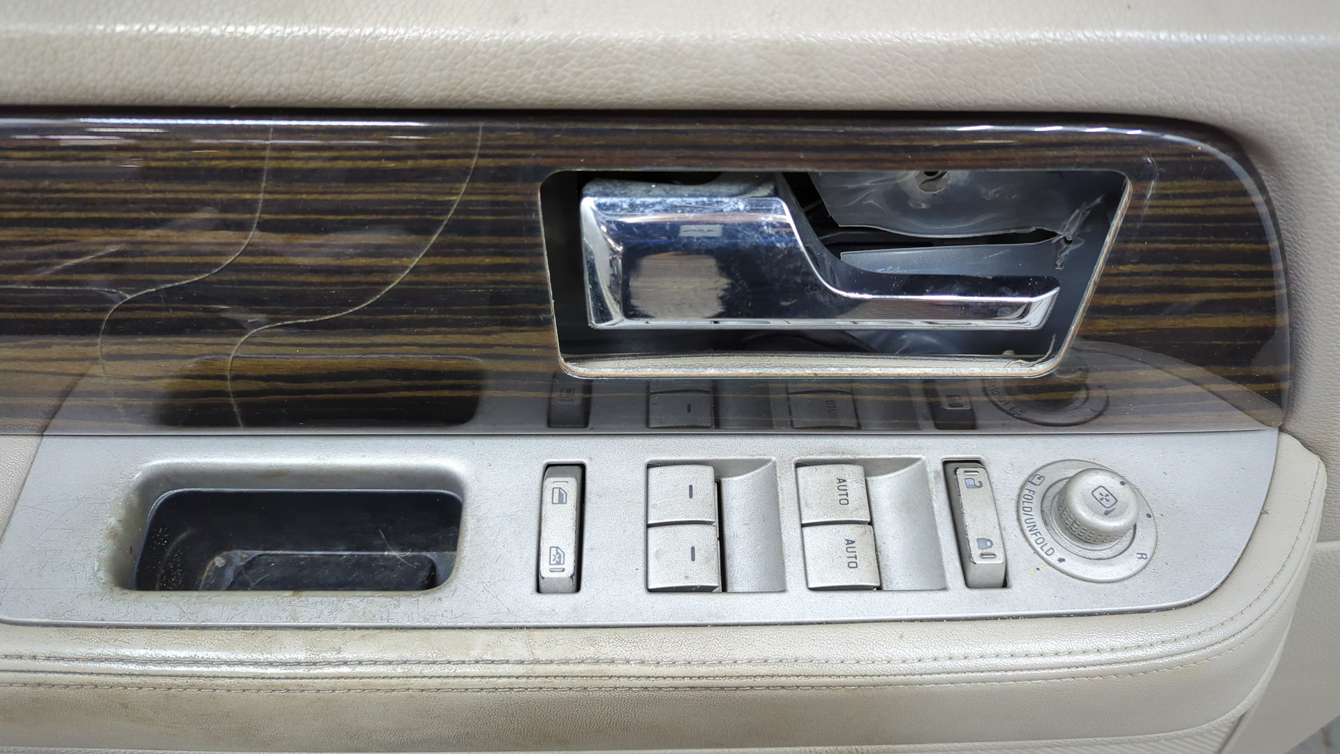 Дверь передняя левая