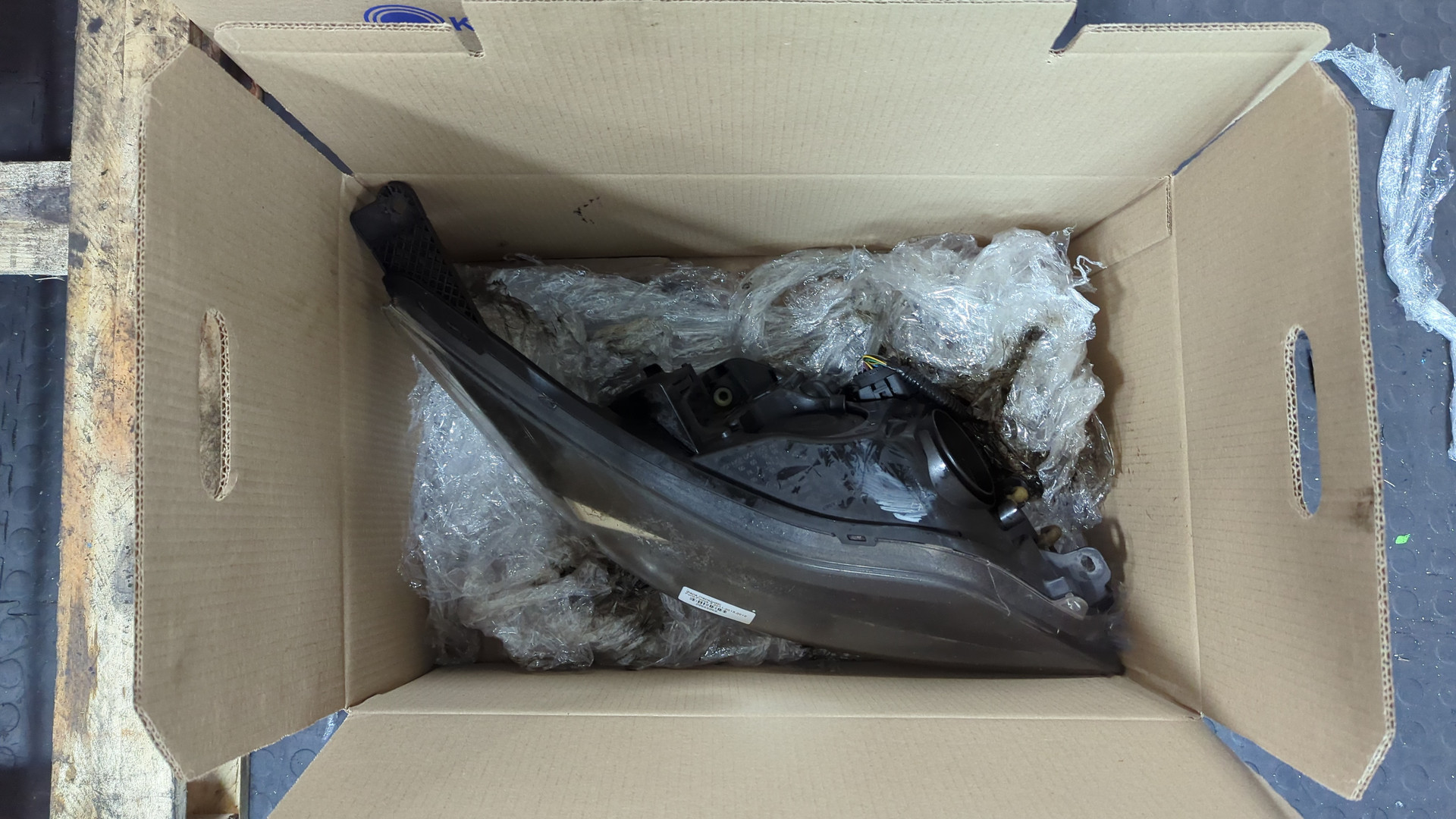 Фара правая