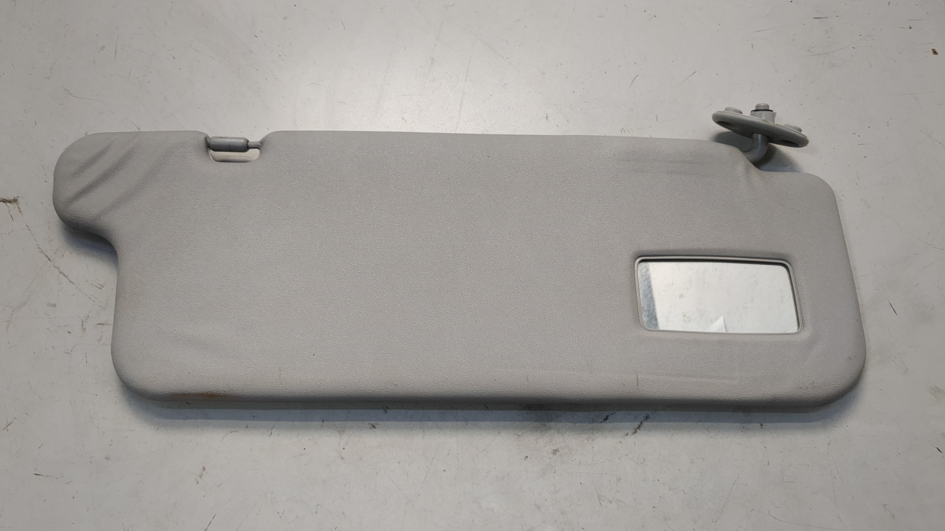 Козырек солнцезащитный