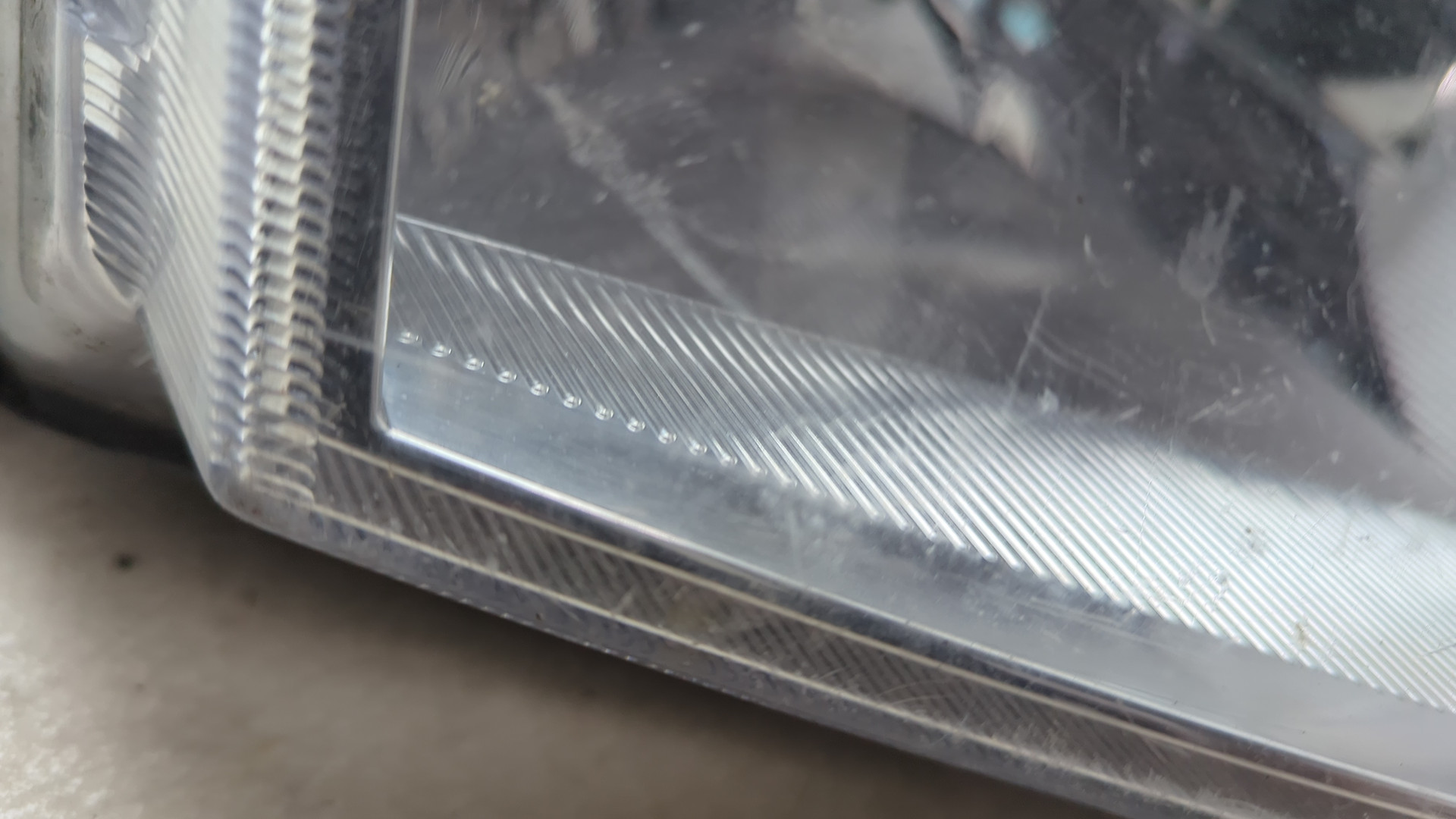 Фара правая