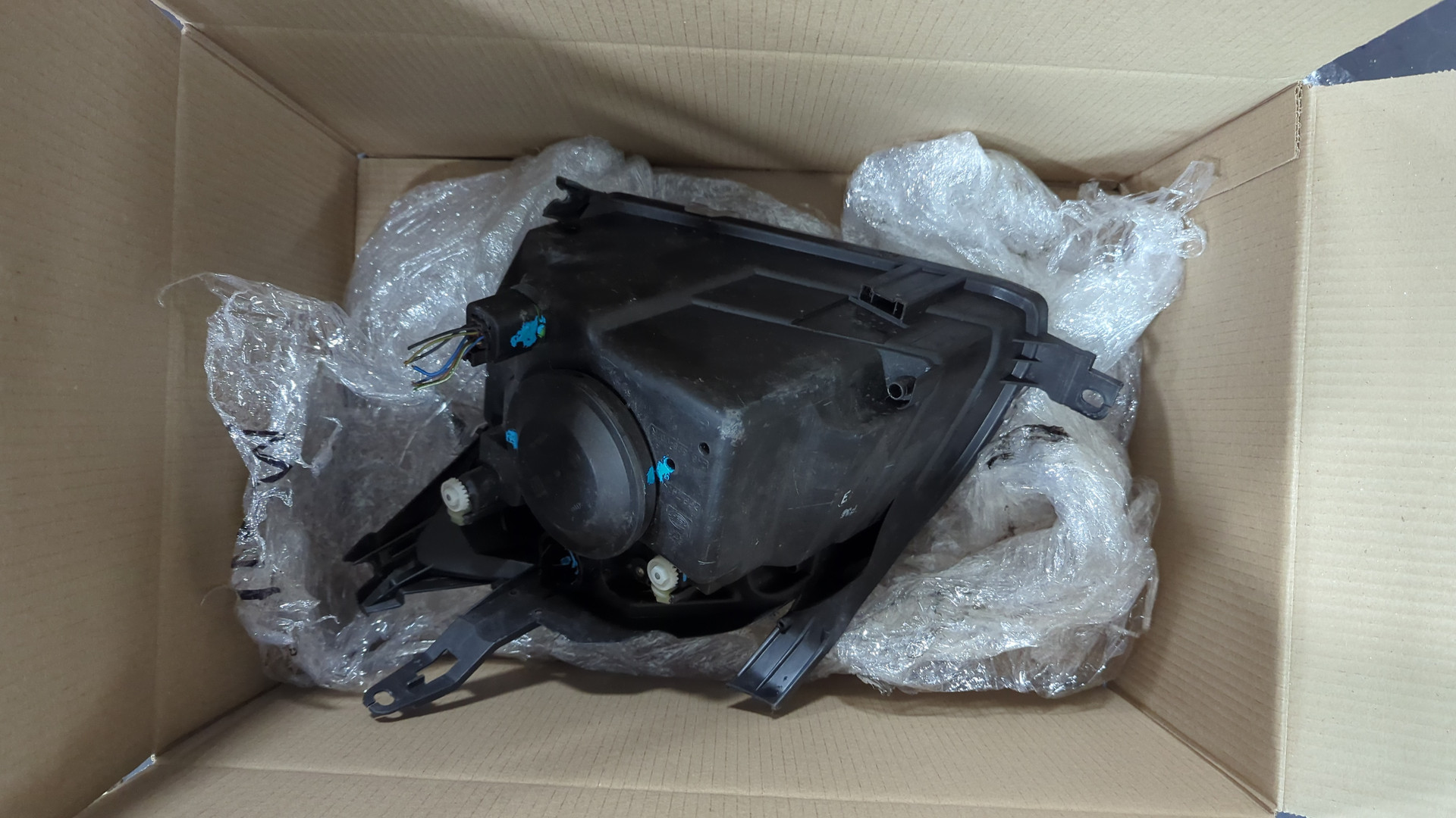 Фара правая