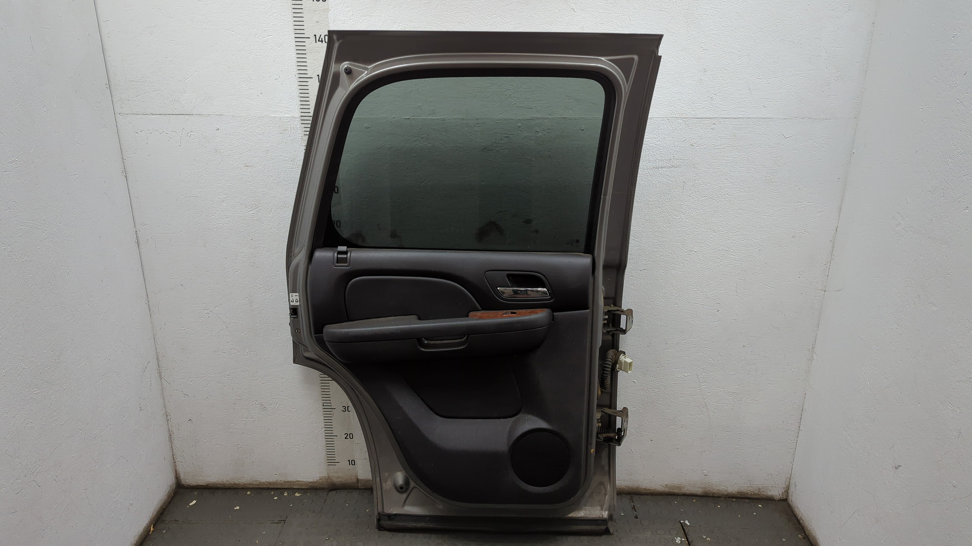 Дверь задняя левая