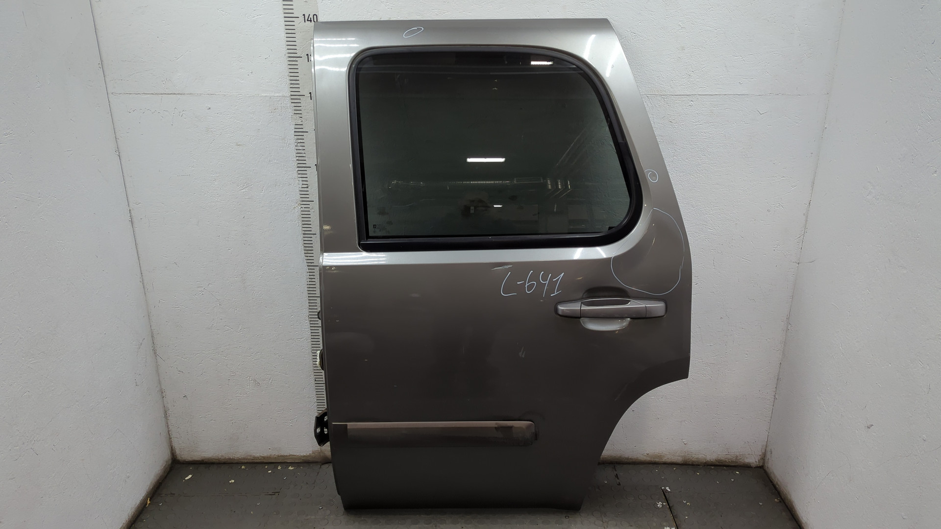 Дверь задняя левая