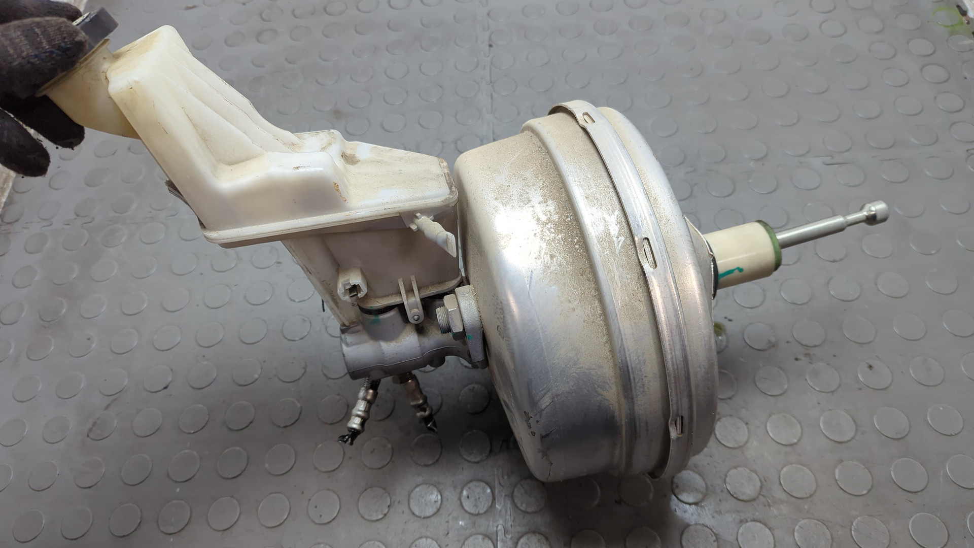 Цилиндр тормозной главный