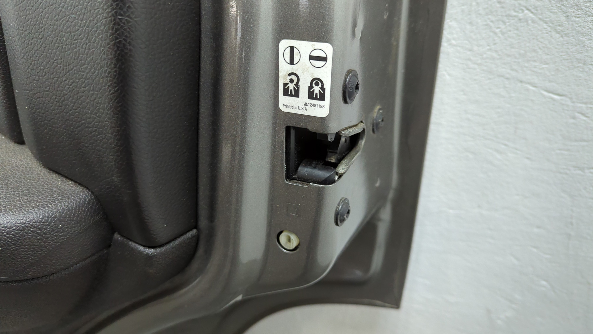 Дверь задняя правая